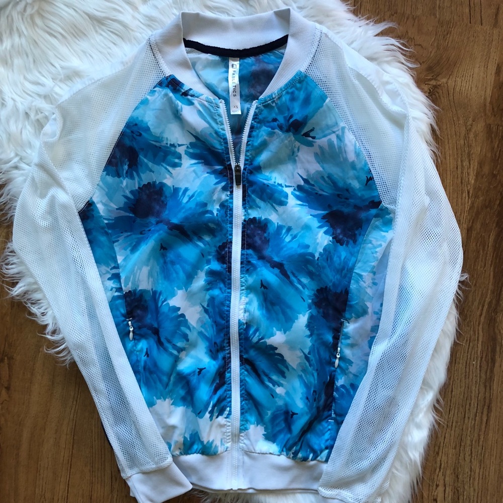 NWOT Fabletics Atlanta Jacket Blue White Floral